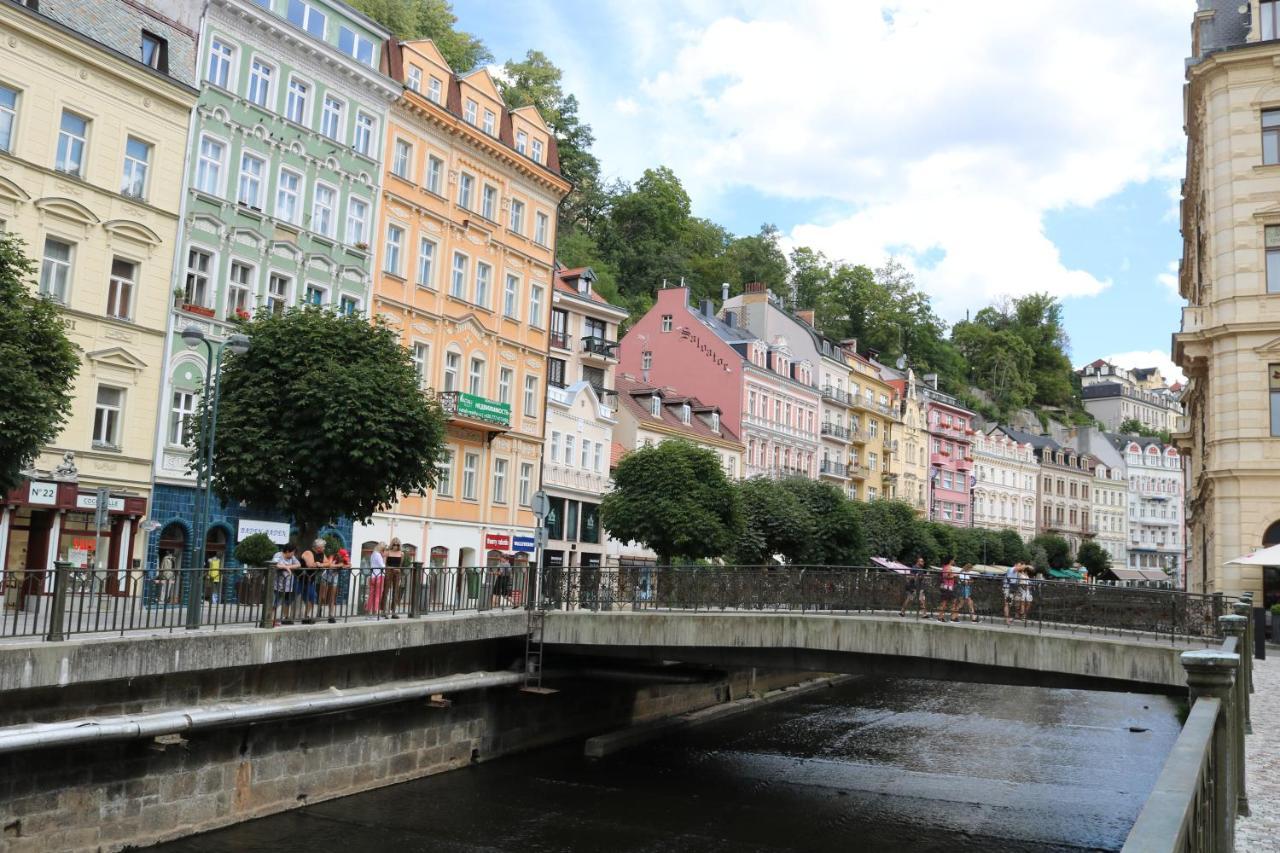 Retro Big Apartment With Two Balconies And Lift Karlovy Vary Dış mekan fotoğraf