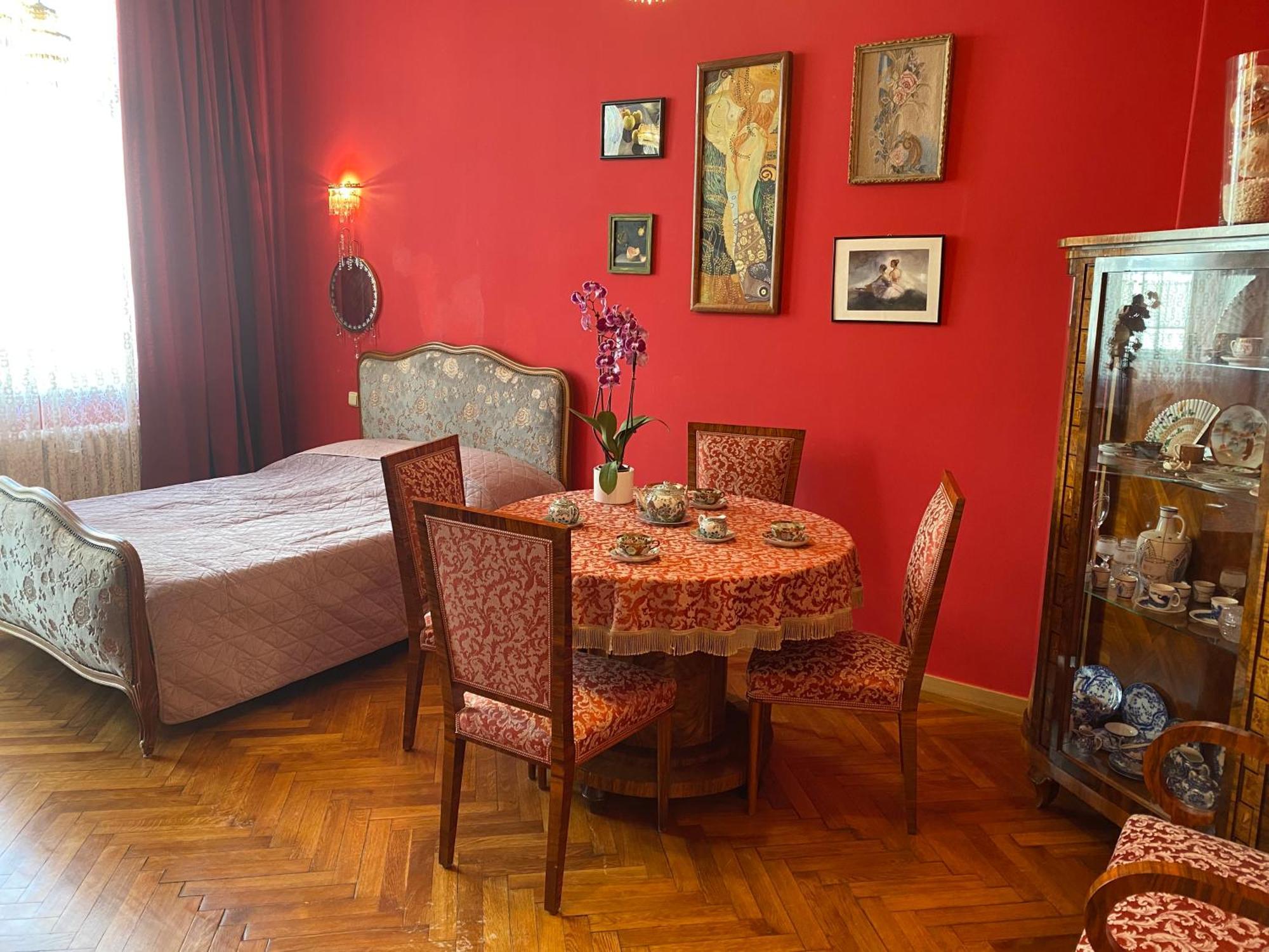 Retro Big Apartment With Two Balconies And Lift Karlovy Vary Dış mekan fotoğraf